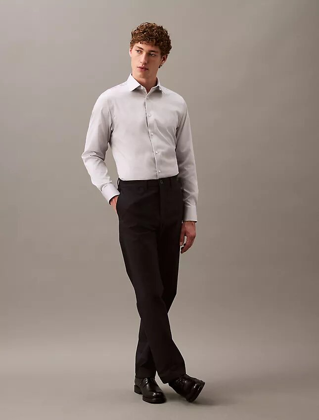 Camisa ajustada con botones y tejido elástico Camisa ajustada con botones y tejido elástico