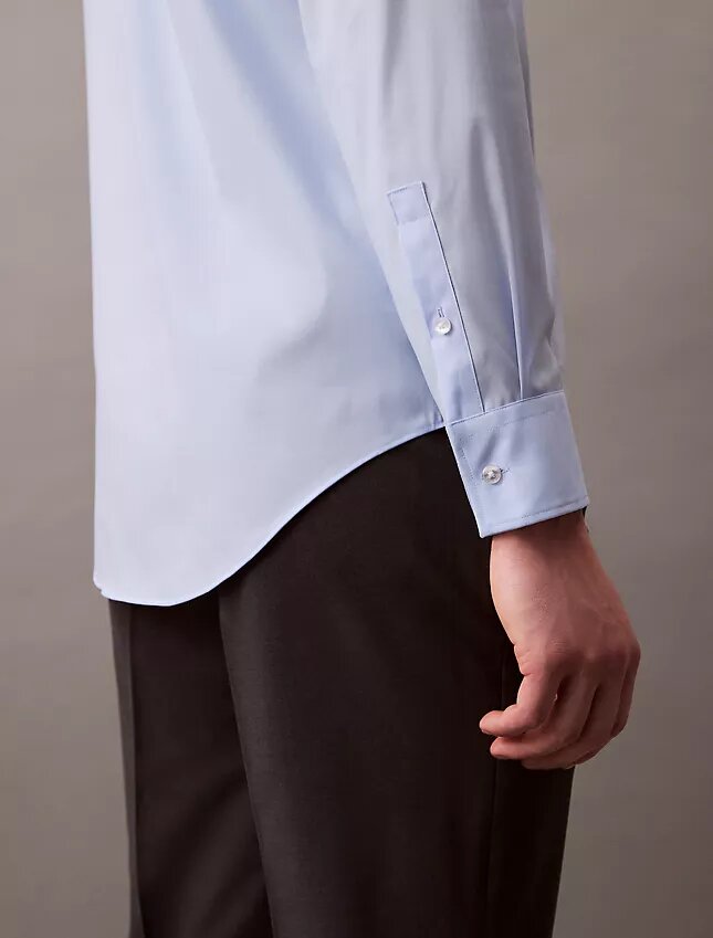 Camisa ajustada con botones y tejido elástico Camisa ajustada con botones y tejido elástico