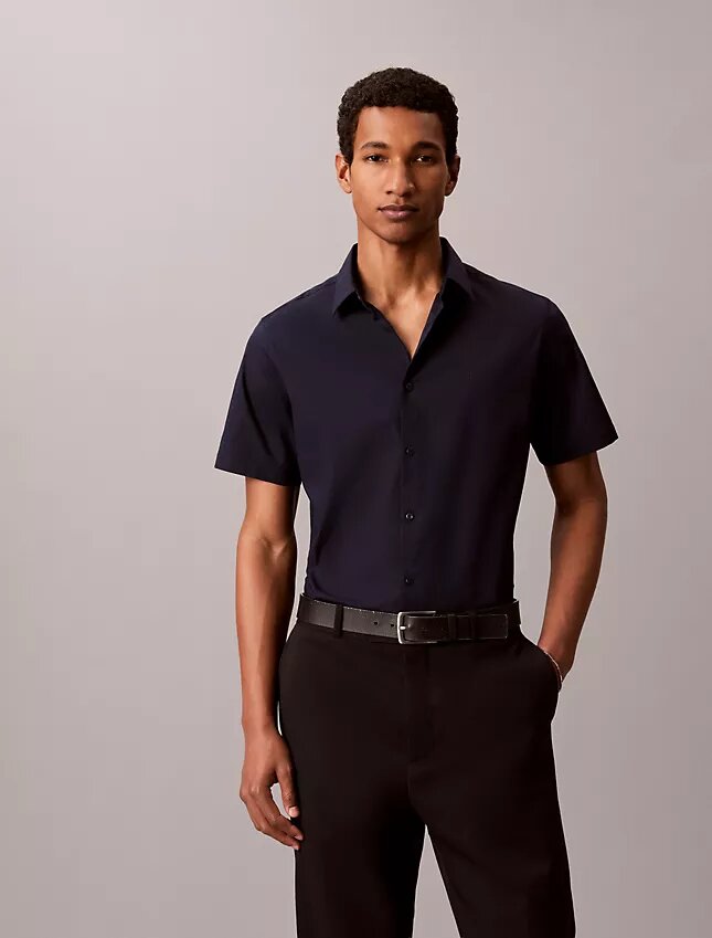 Camisa ajustada de Cotton Stretch con botones Camisa ajustada de Cotton Stretch con botones
