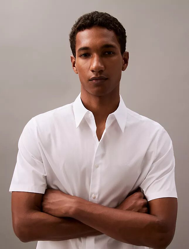 Camisa ajustada de Cotton Stretch con botones Camisa ajustada de Cotton Stretch con botones
