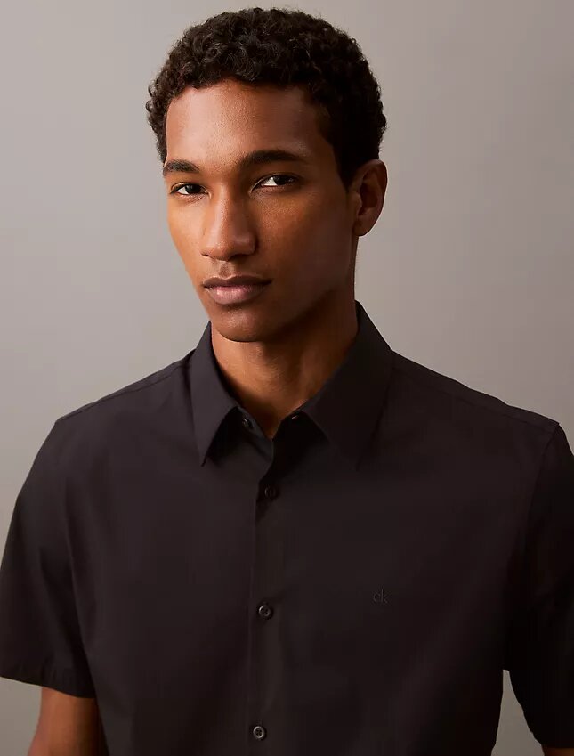 Camisa ajustada de Cotton Stretch con botones Camisa ajustada de Cotton Stretch con botones