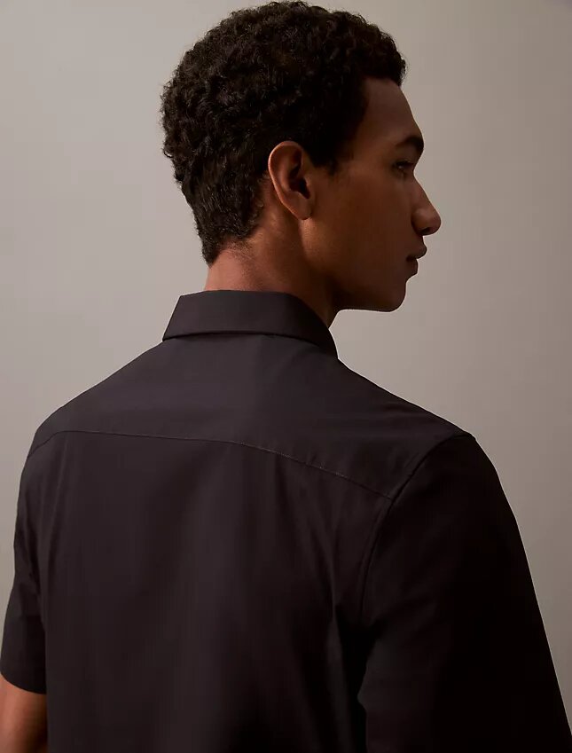 Camisa ajustada de Cotton Stretch con botones Camisa ajustada de Cotton Stretch con botones
