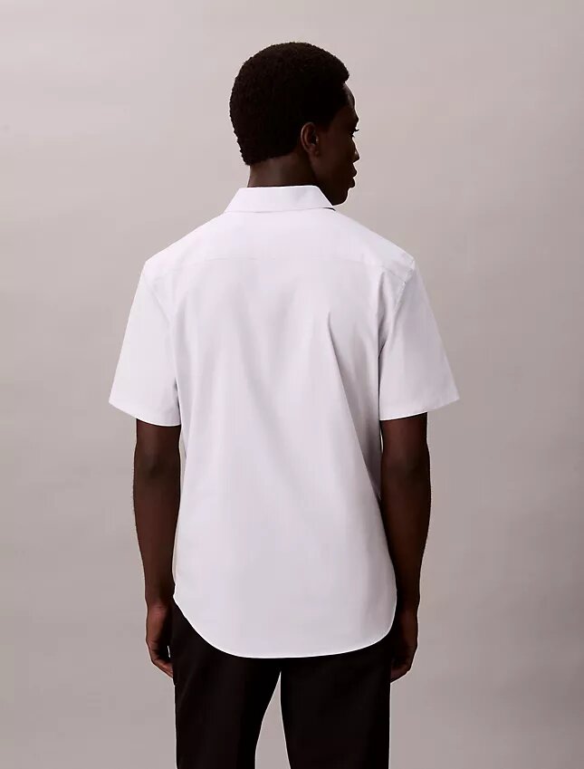 Camisa ajustada de Cotton Stretch con botones Camisa ajustada de Cotton Stretch con botones