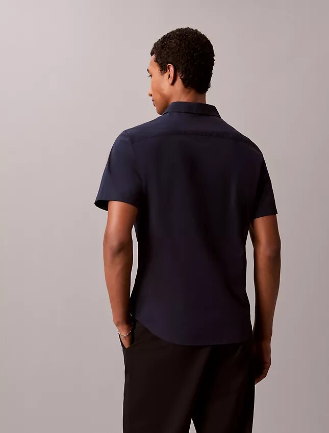 Camisa ajustada de Cotton Stretch con botones Camisa ajustada de Cotton Stretch con botones
