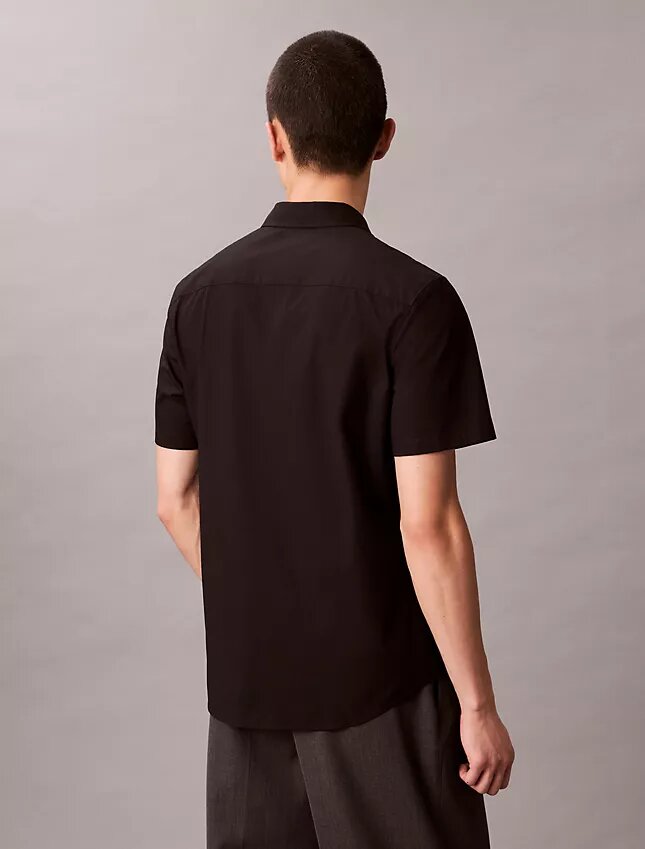 Camisa ajustada de Cotton Stretch con botones Camisa ajustada de Cotton Stretch con botones