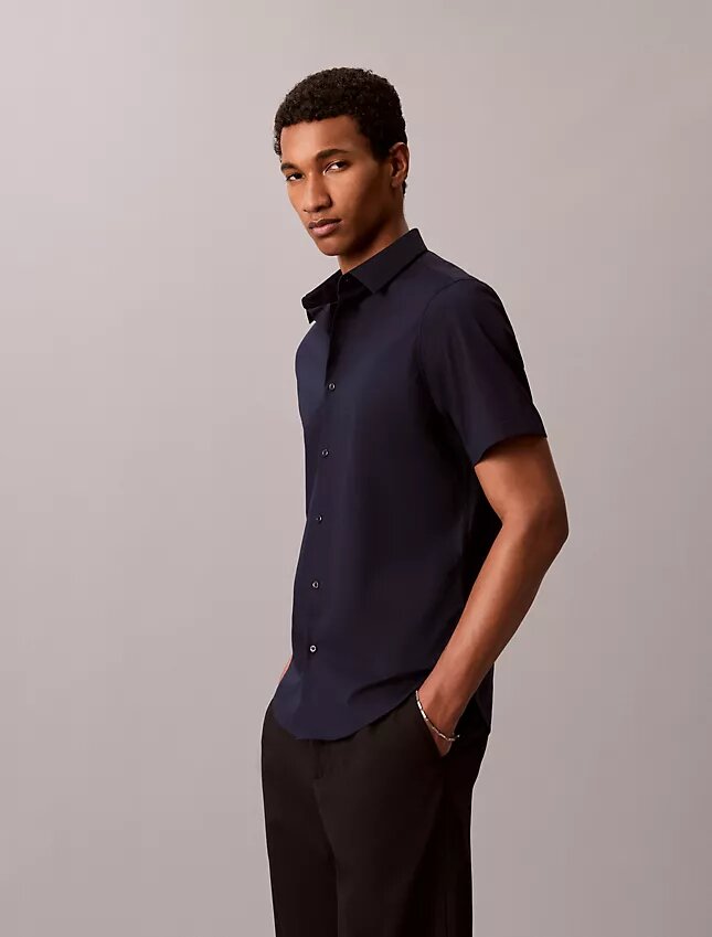 Camisa ajustada de Cotton Stretch con botones Camisa ajustada de Cotton Stretch con botones