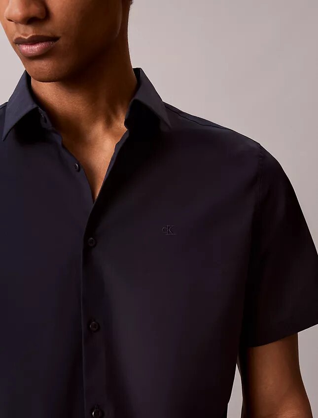 Camisa ajustada de Cotton Stretch con botones Camisa ajustada de Cotton Stretch con botones