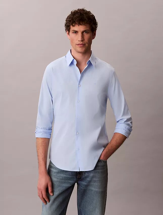 Camisa ajustada elástica con botones Camisa ajustada elástica con botones