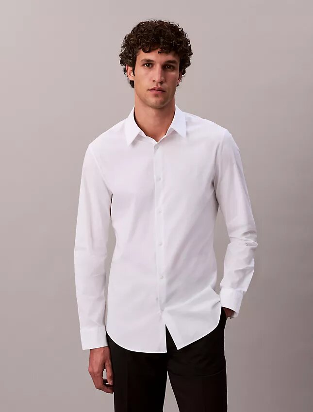 Camisa ajustada elástica con botones Camisa ajustada elástica con botones
