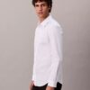 Camisa ajustada elástica con botones Camisa ajustada elástica con botones