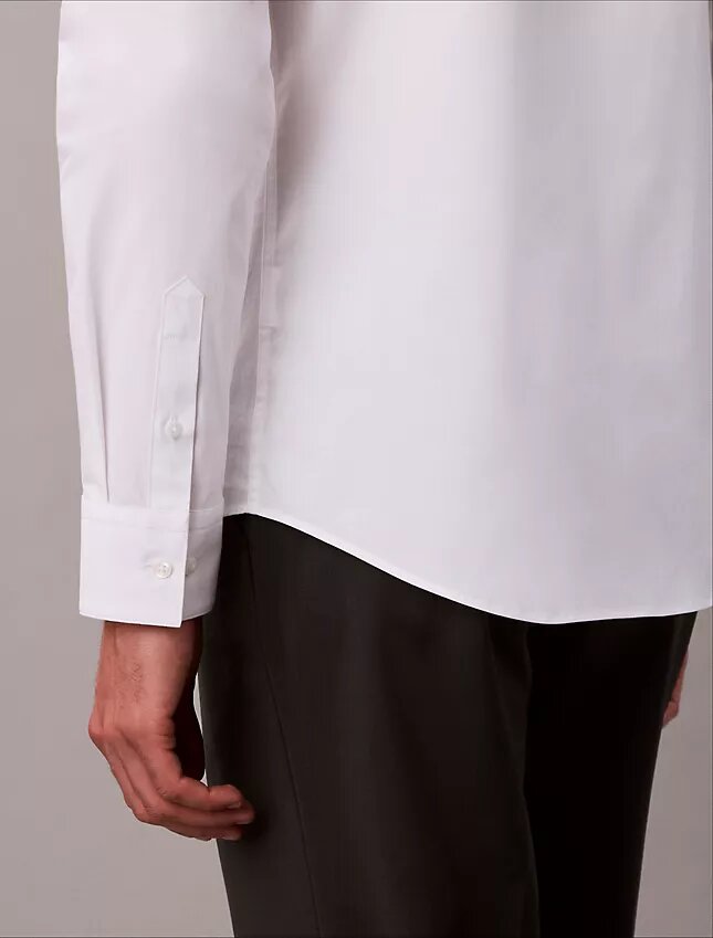 Camisa ajustada elástica con botones Camisa ajustada elástica con botones
