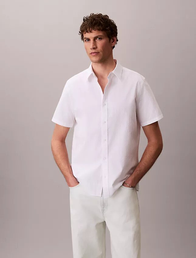 Camisa clásica con botones de seersucker Camisa clásica con botones de seersucker