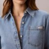 Camisa clásica de Denim con botones Camisa clásica de Denim con botones