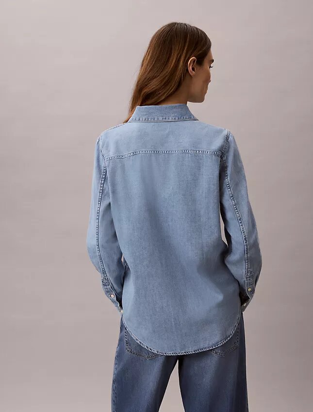 Camisa clásica de Denim con botones Camisa clásica de Denim con botones