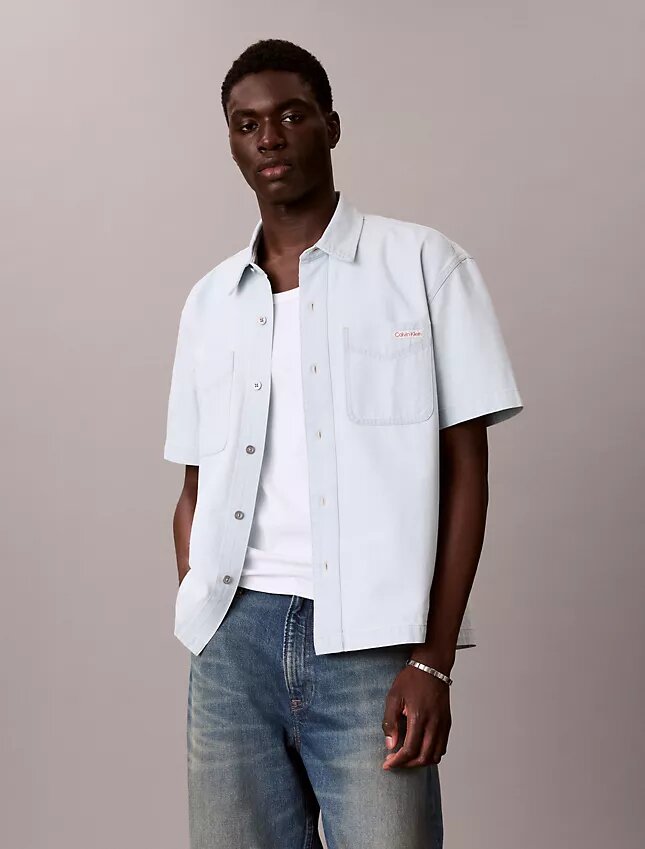 Camisa clásica de Denim de manga corta con botones Camisa clásica de Denim de manga corta con botones