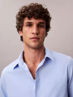 Camisa clásica de popelín lavado con botones Camisa clásica de popelín lavado con botones