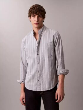 Camisa clásica de rayas Oxford con botones Camisa clásica de rayas Oxford con botones