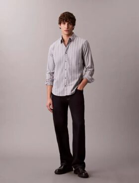 Camisa clásica de rayas Oxford con botones Camisa clásica de rayas Oxford con botones