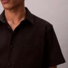 Camisa clásica de seersucker liso con botones