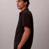 Camisa clásica de seersucker liso con botones