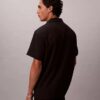 Camisa clásica de seersucker liso con botones