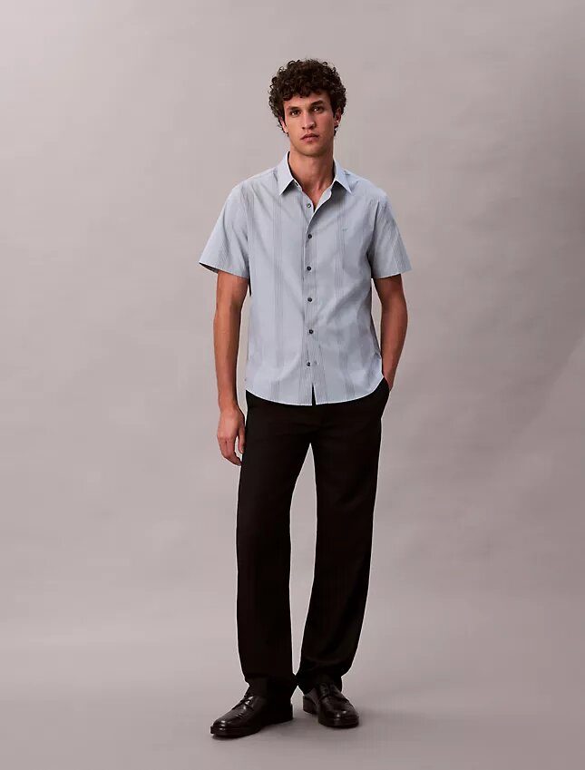 Camisa clásica elástica a rayas teñida en hilo Camisa clásica elástica a rayas teñida en hilo