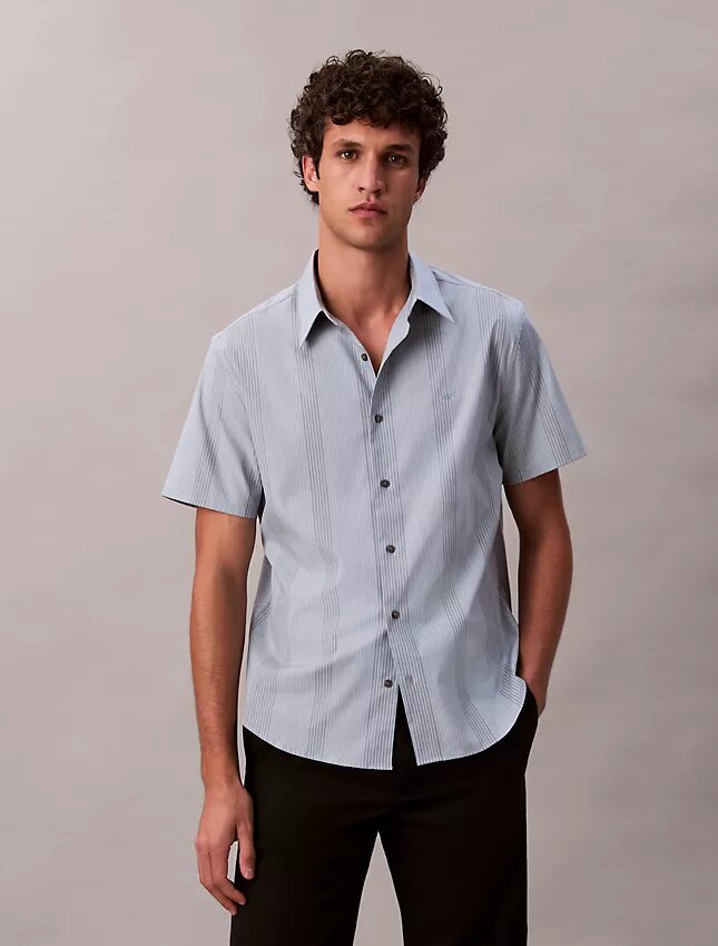 Camisa clásica elástica a rayas teñida en hilo Camisa clásica elástica a rayas teñida en hilo