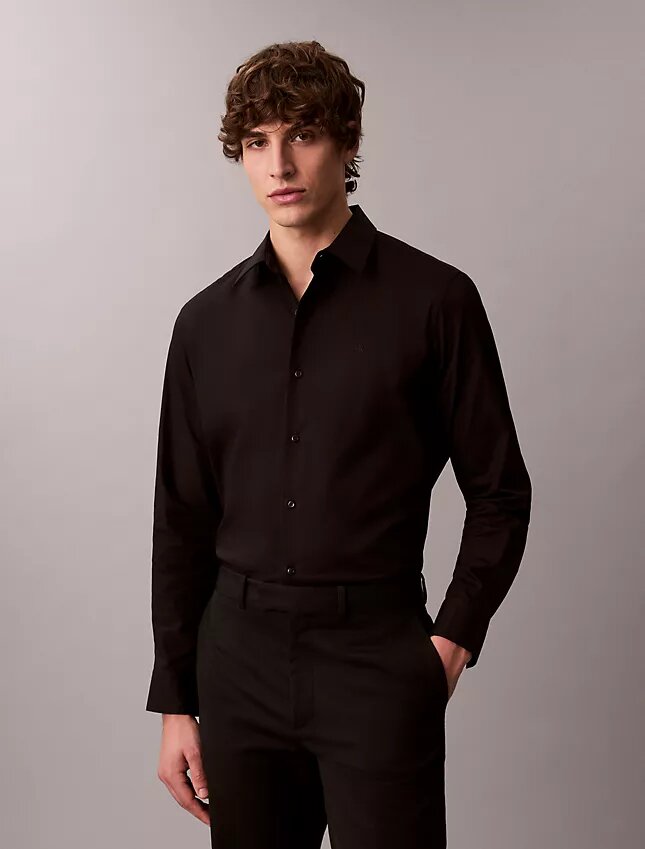 Camisa clásica elástica con botones Camisa clásica elástica con botones