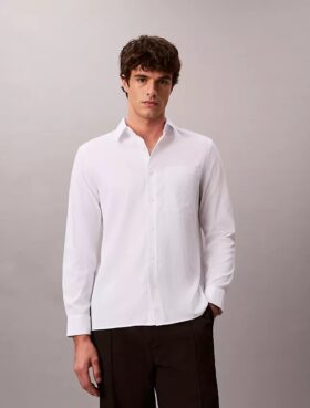 Camisa clásica lisa de seersucker