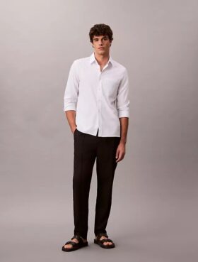 Camisa clásica lisa de seersucker
