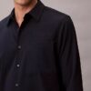 Camisa clásica lisa de seersucker