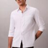 Camisa clásica lisa de seersucker