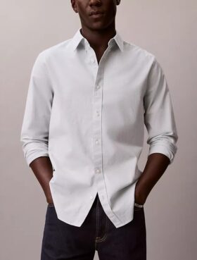 Camisa clásica lisa Oxford con botones