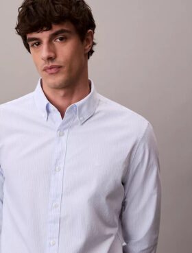 Camisa clásica Oxford de algodón elástico a rayas con botones