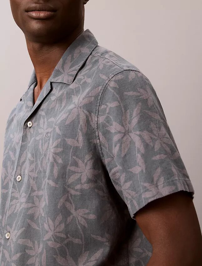 Camisa cómoda de algodón y lino con cuello camp Camisa cómoda de algodón y lino con cuello camp