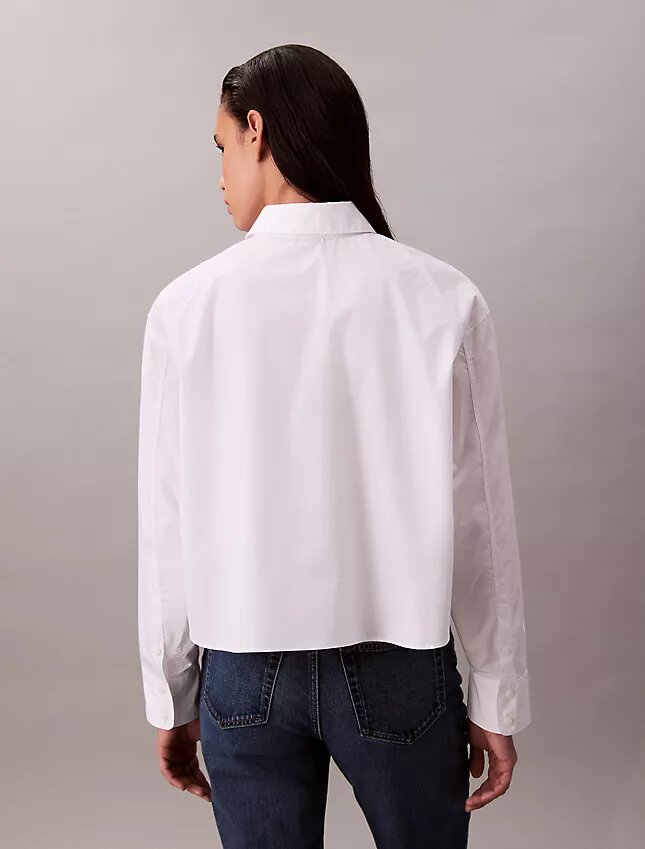Camisa corta de corte cuadrado con botones Camisa corta de corte cuadrado con botones