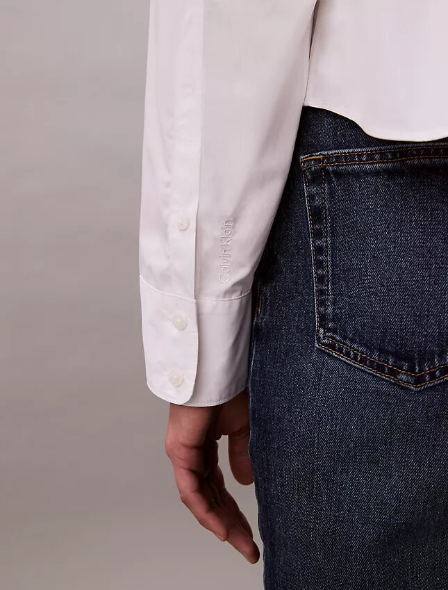 Camisa corta de corte cuadrado con botones Camisa corta de corte cuadrado con botones