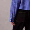 Camisa corta de corte cuadrado con rayas y botones Camisa corta de corte cuadrado con rayas y botones