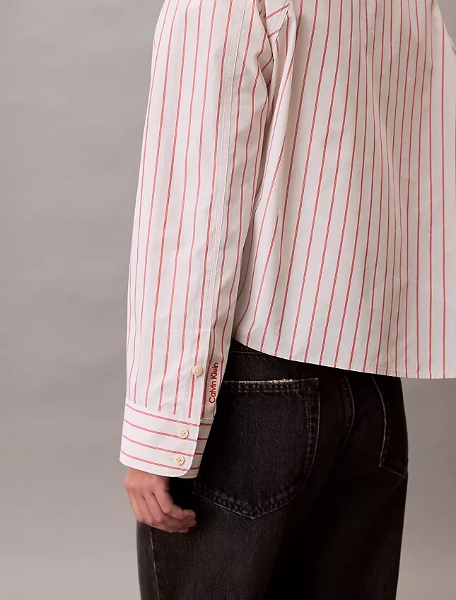 Camisa corta de corte cuadrado con rayas y botones Camisa corta de corte cuadrado con rayas y botones