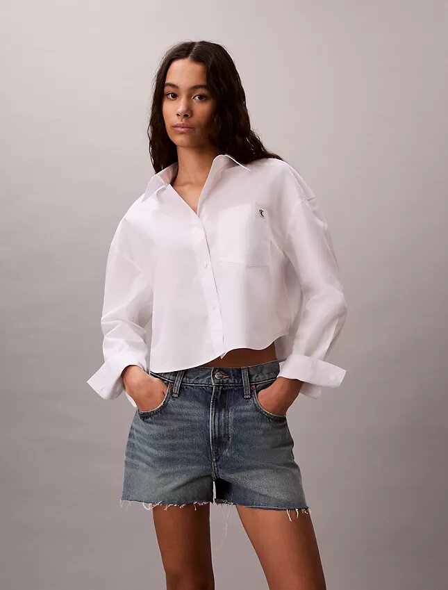 Camisa corta de popelín de algodón con corte cuadrado y botones Camisa corta de popelín de algodón con corte cuadrado y botones