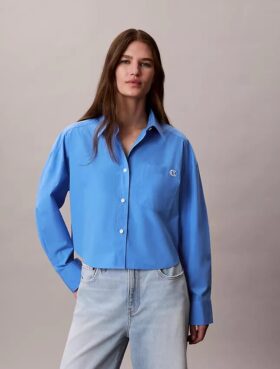 Camisa corta de popelín de algodón con corte cuadrado y botones