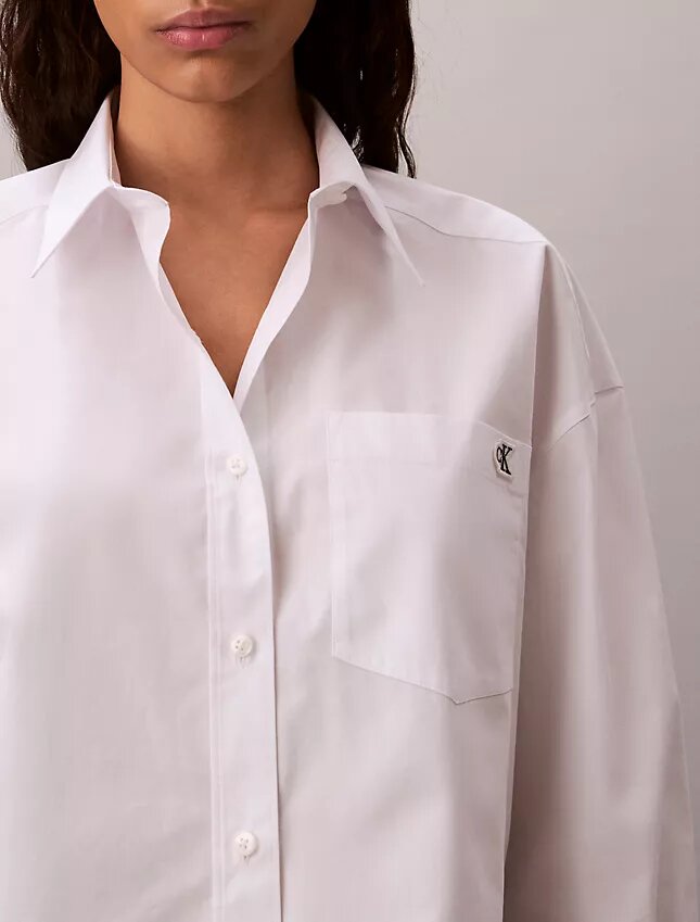 Camisa corta de popelín de algodón con corte cuadrado y botones Camisa corta de popelín de algodón con corte cuadrado y botones