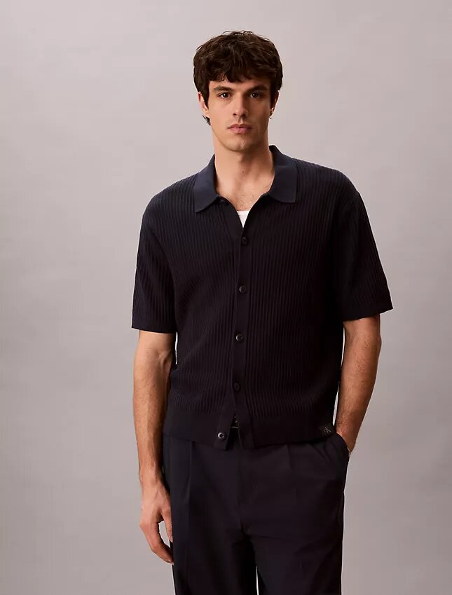 Camisa de algodón con botones Camisa de algodón con botones