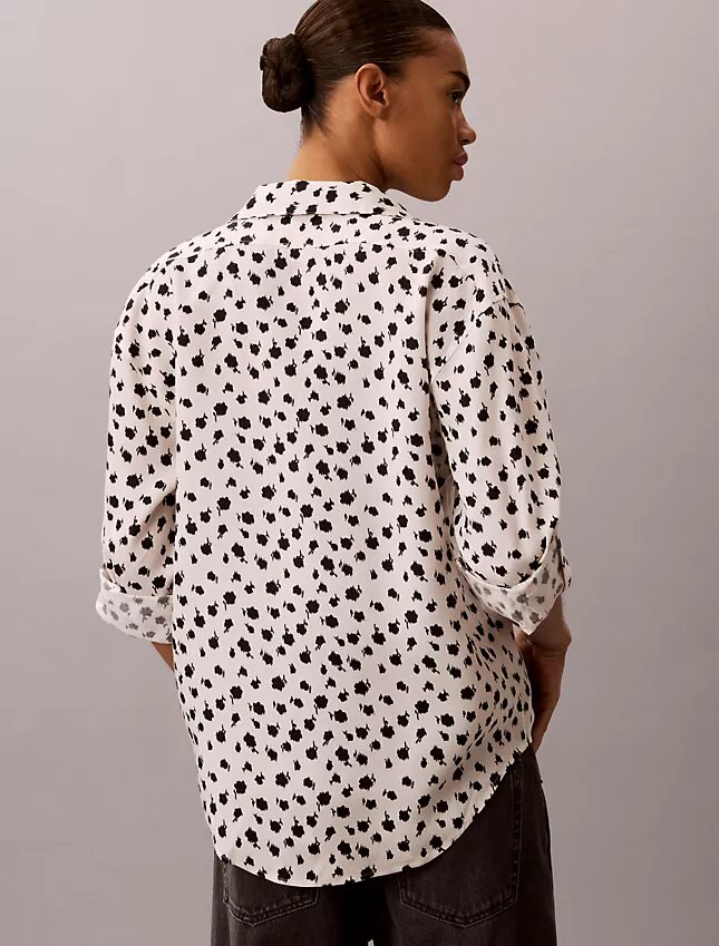Camisa de lyocell con solapa enrollada y botones Camisa de lyocell con solapa enrollada y botones