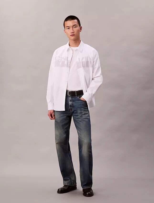 Camisa de popelín con estampado gráfico y botones, corte holgado Camisa de popelín con estampado gráfico y botones, corte holgado