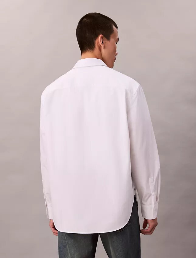 Camisa de popelín con estampado gráfico y botones, corte holgado Camisa de popelín con estampado gráfico y botones, corte holgado