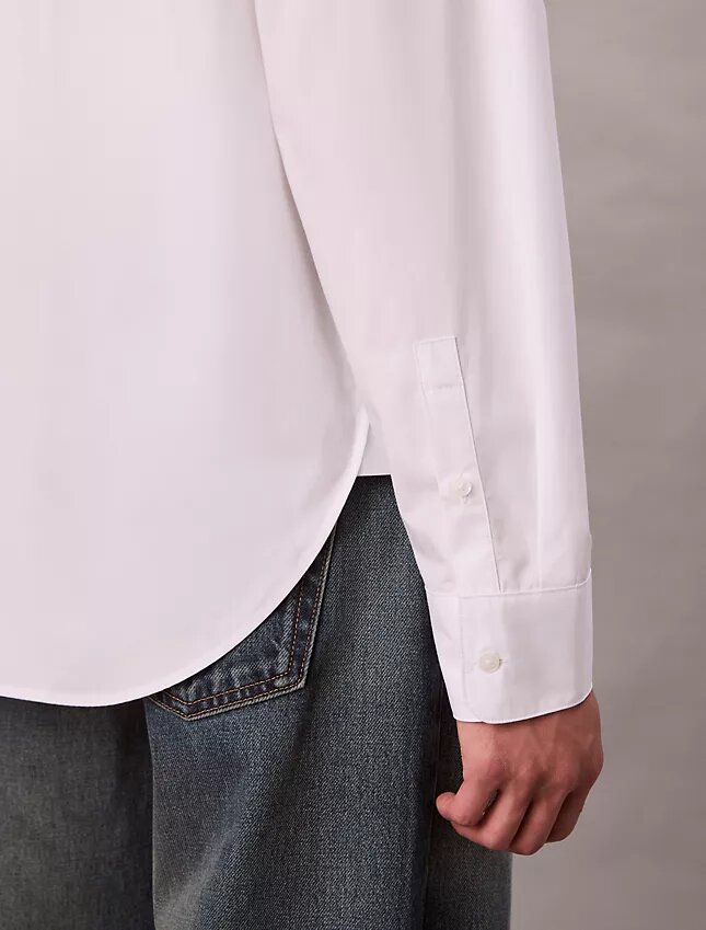 Camisa de popelín con estampado gráfico y botones, corte holgado Camisa de popelín con estampado gráfico y botones, corte holgado