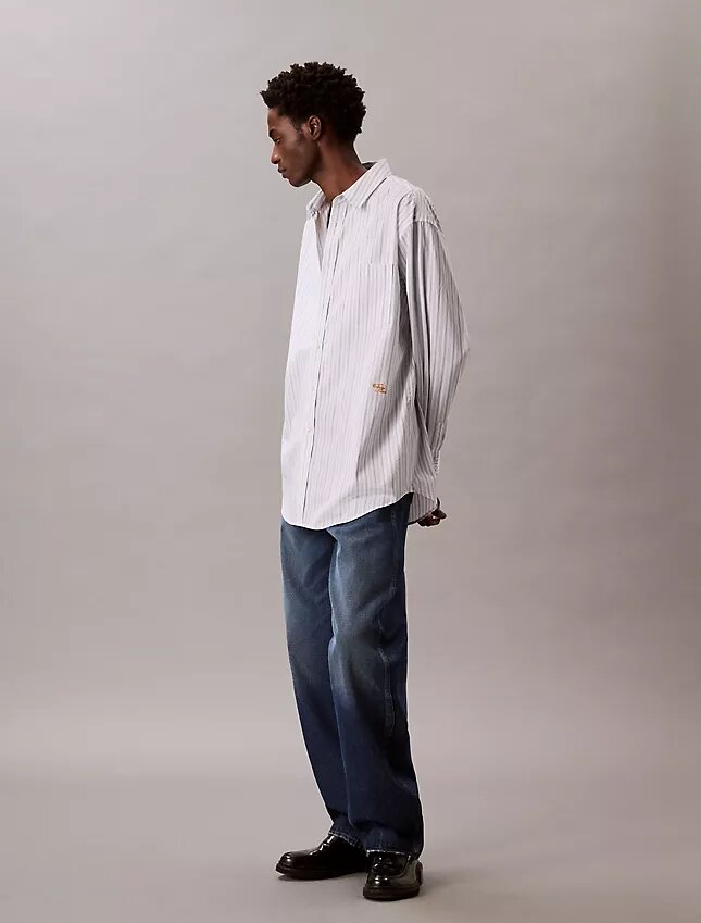 Camisa de popelín de algodón a rayas con botones Camisa de popelín de algodón a rayas con botones