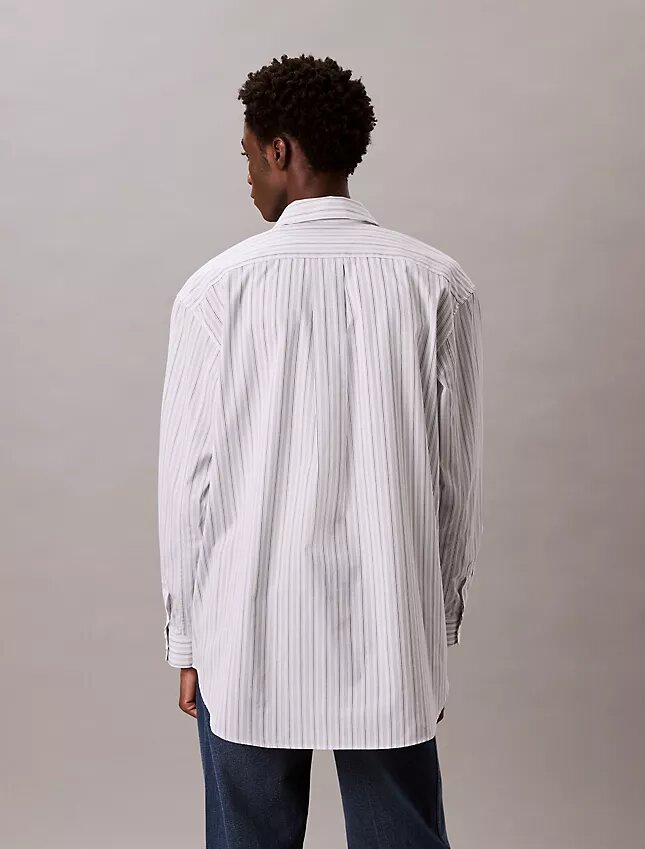Camisa de popelín de algodón a rayas con botones Camisa de popelín de algodón a rayas con botones