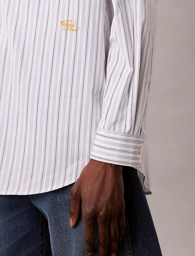 Camisa de popelín de algodón a rayas con botones Camisa de popelín de algodón a rayas con botones